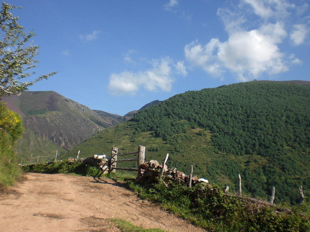 Hotel Rural Genestoso ภายนอก รูปภาพ